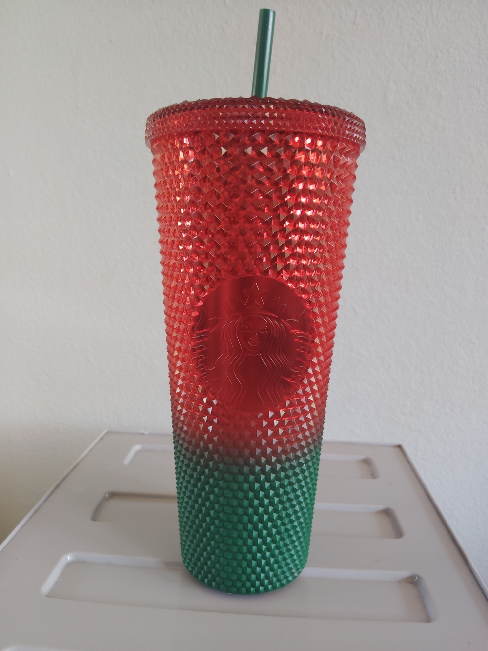 2021 Disneyland Starbucks Red and Green Ombré Venti Tumbler with Straw